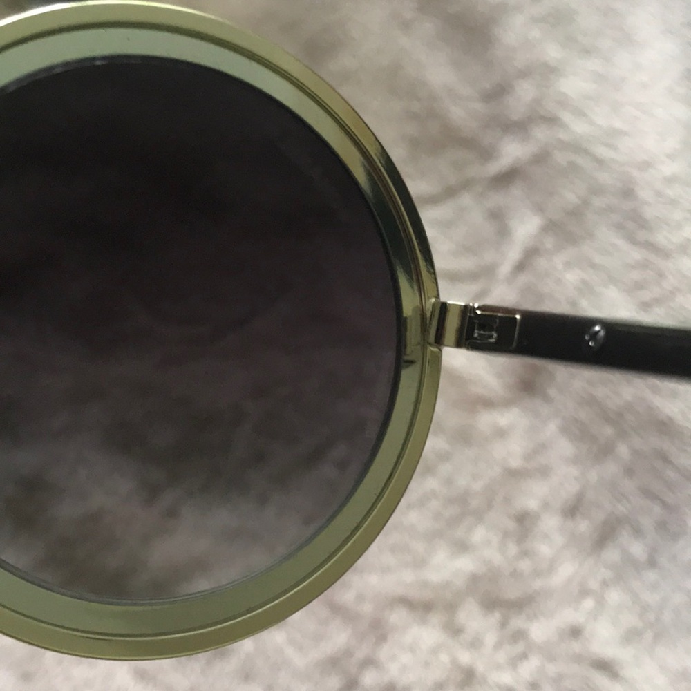 Chanel sunglasses - Picture 5 of 6